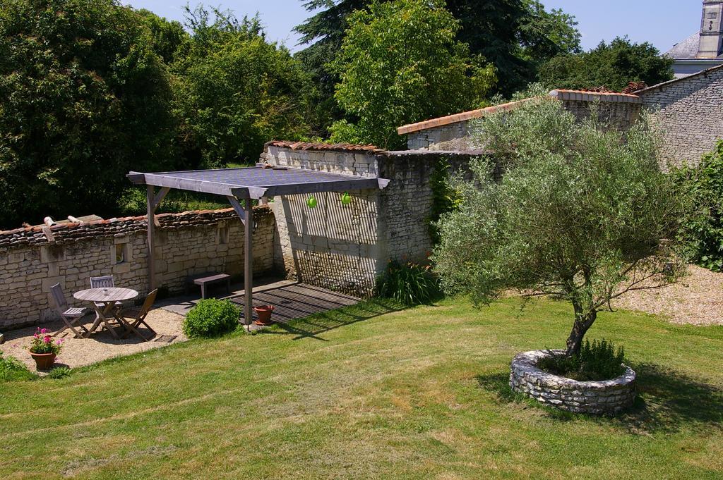 Villa L'Olivier Monts-sur-Guesnes Esterno foto