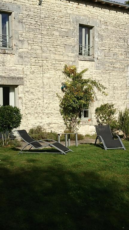 Villa L'Olivier Monts-sur-Guesnes Esterno foto