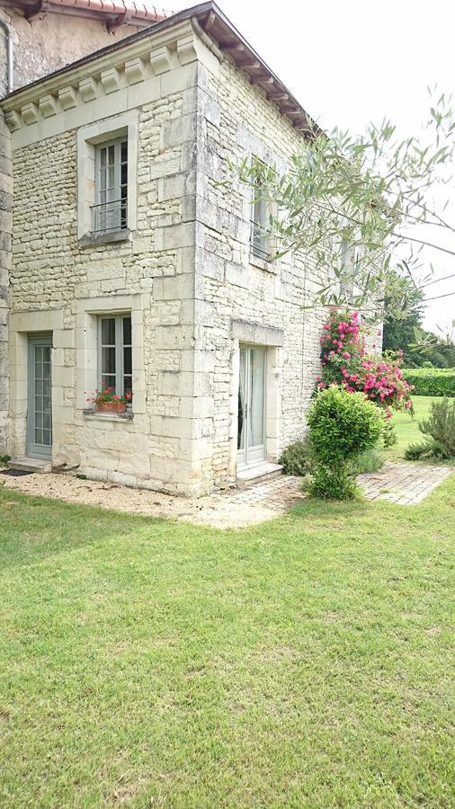 Villa L'Olivier Monts-sur-Guesnes Esterno foto